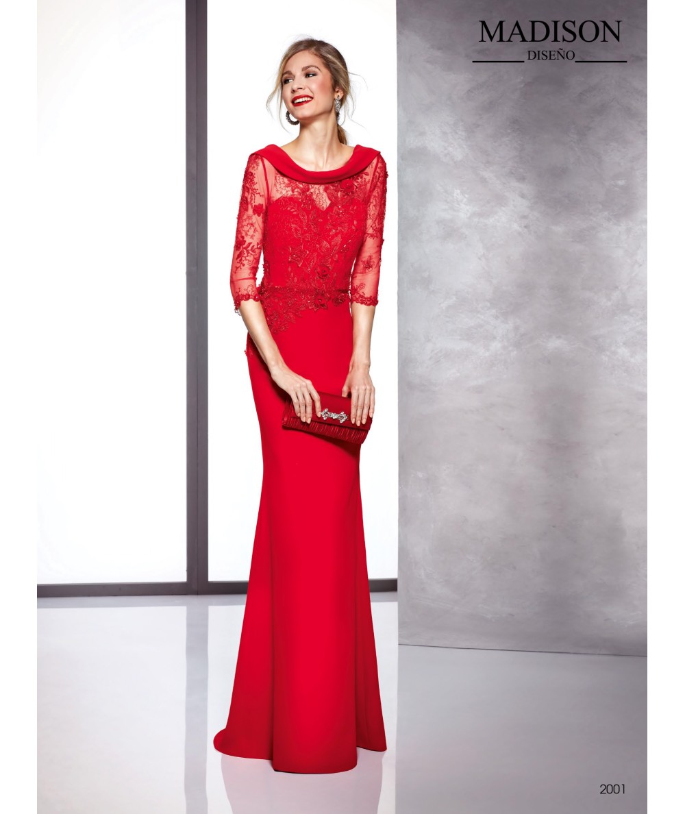 Vestido largo de fiesta en tul bordado