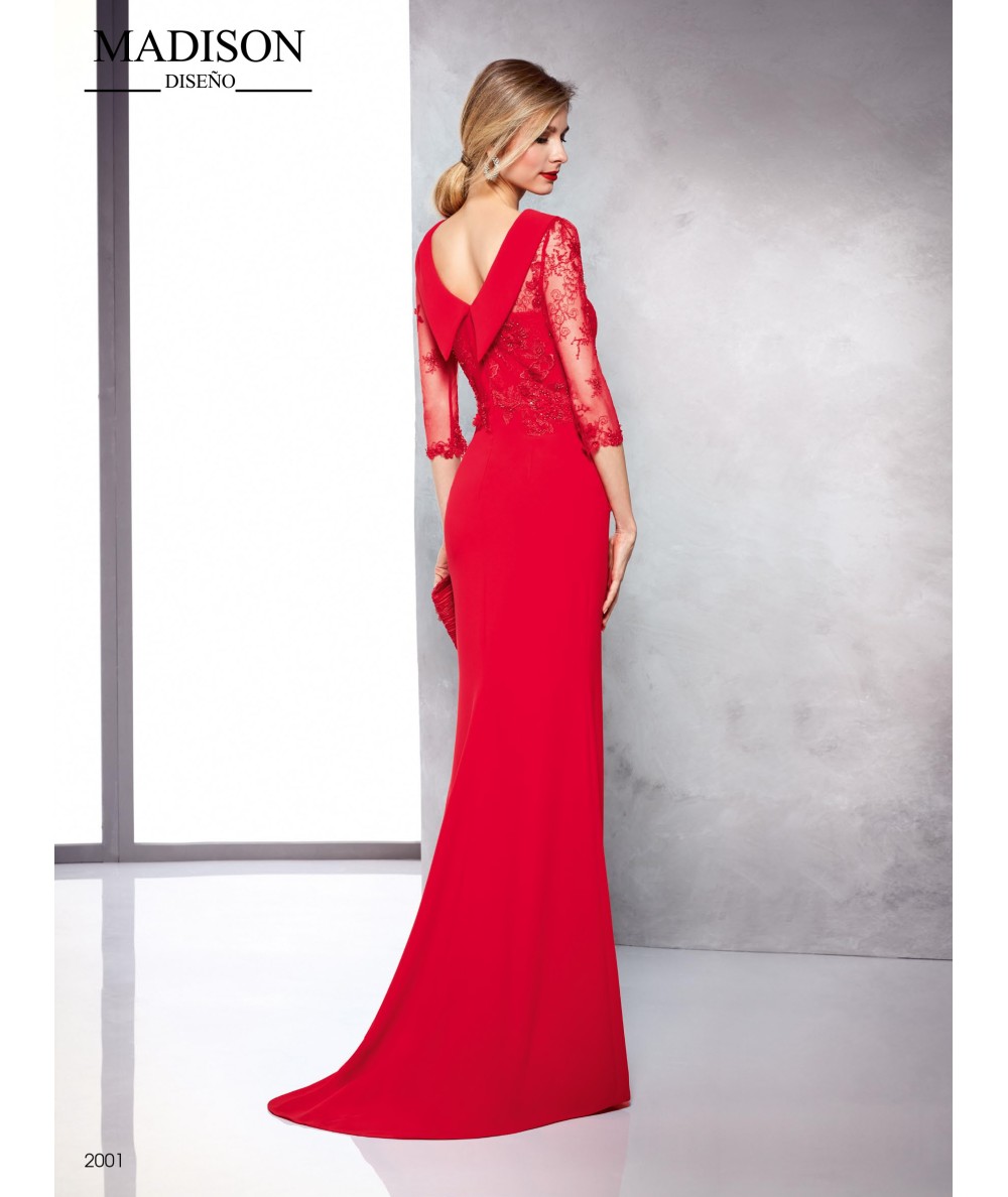 Vestido largo de fiesta en tul bordado