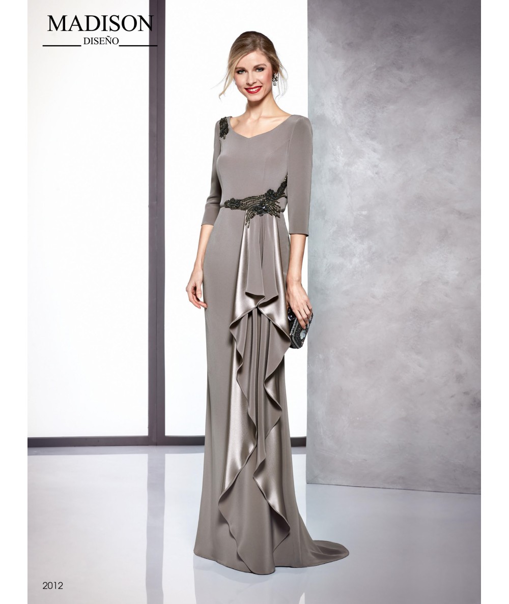 Vestido con aplique de cristal