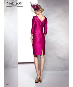 vestido con cuello en V