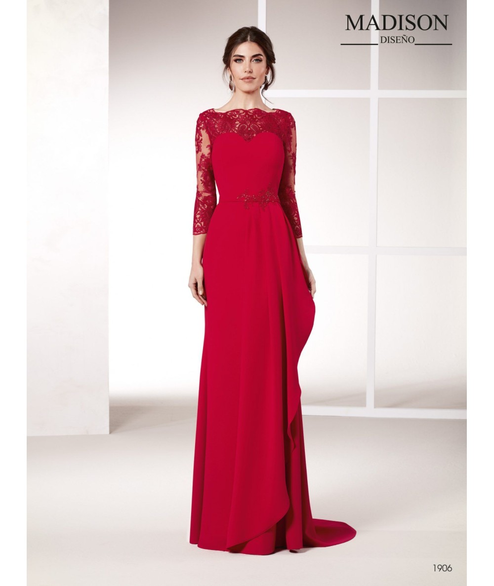 Vestido con tul bordado
