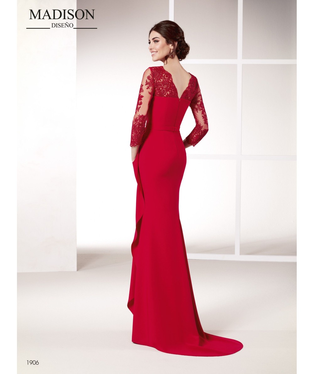 Vestido con tul bordado