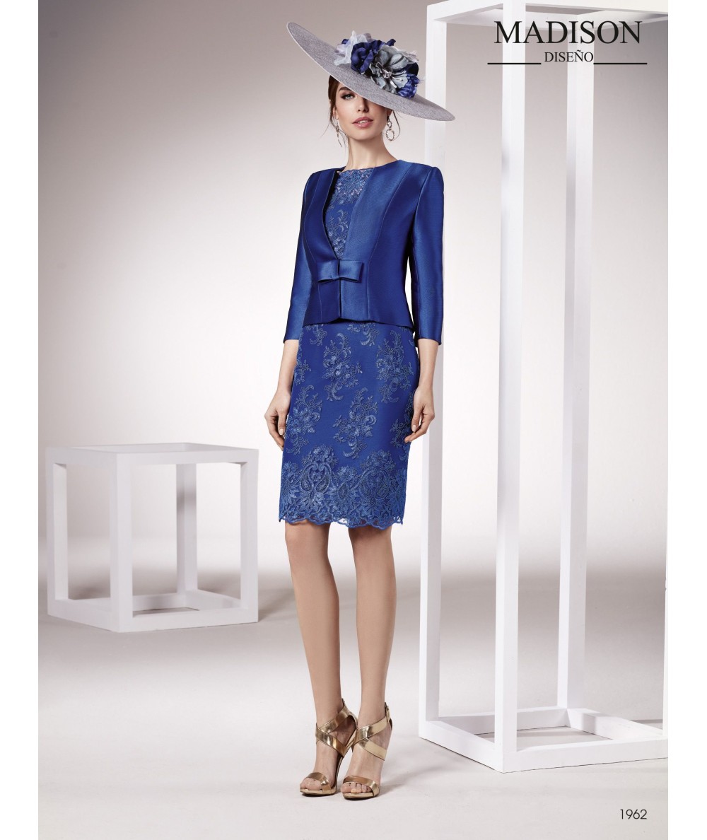 Vestido con chaqueta realizado en piqué