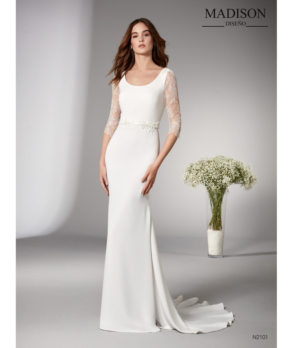 Vestido de novia en crepe y chantilly