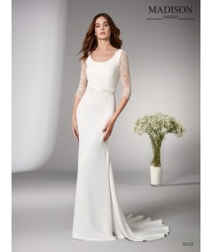 Vestido de novia en crepe y chantilly