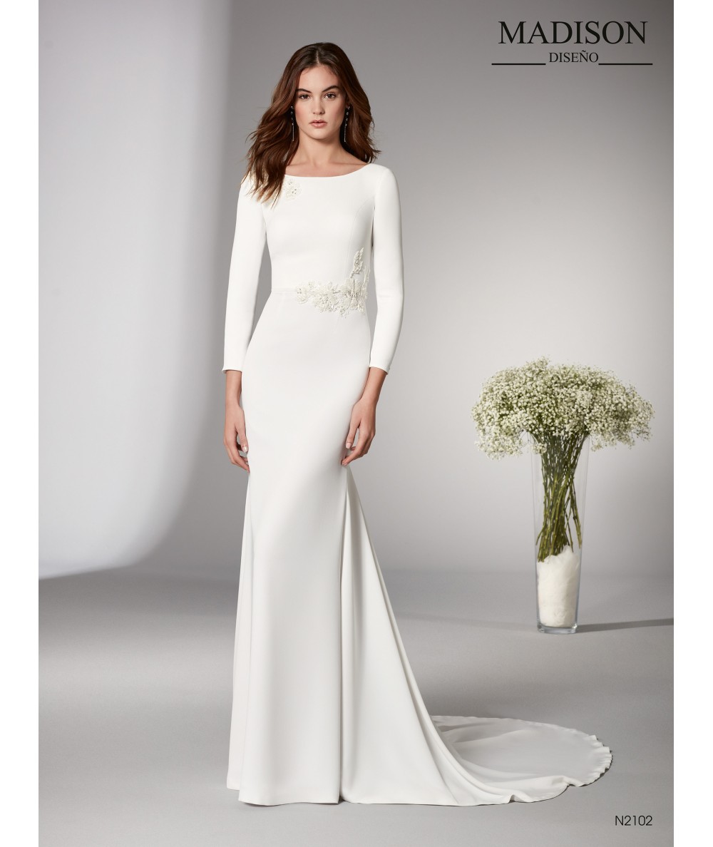 Vestido de novia de crepé con manga francesa