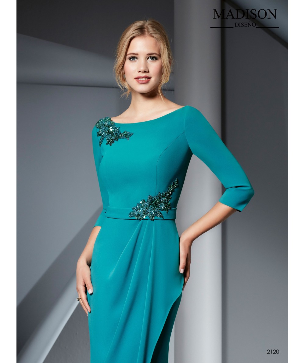 Vestido largo en crepe con elegante falda drapeada