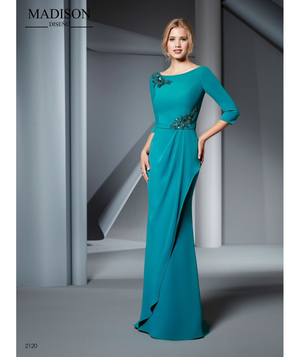 Vestido largo en crepe con elegante falda drapeada