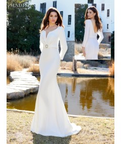 Vestido de novia sencillo con elegante fruncido en cintura y manga larga abotonada