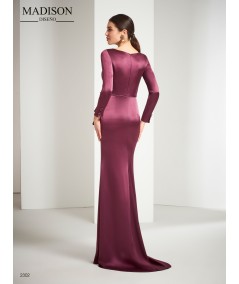 Long triacetate dress with modern V-neckline and long sleeves