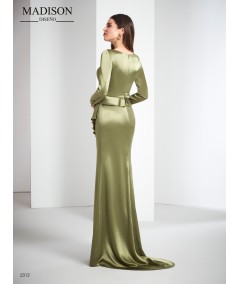 Vestido largo en un sofisticado triacetato con sensual escote