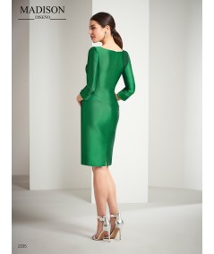 Vestido corto en mikado piqué de seda con manga francesa