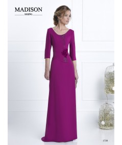 Vestido largo de madrina con encaje en escote