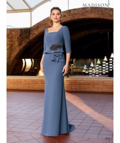 Vestido de madrina azul acero con con péplum y aplicación cristal