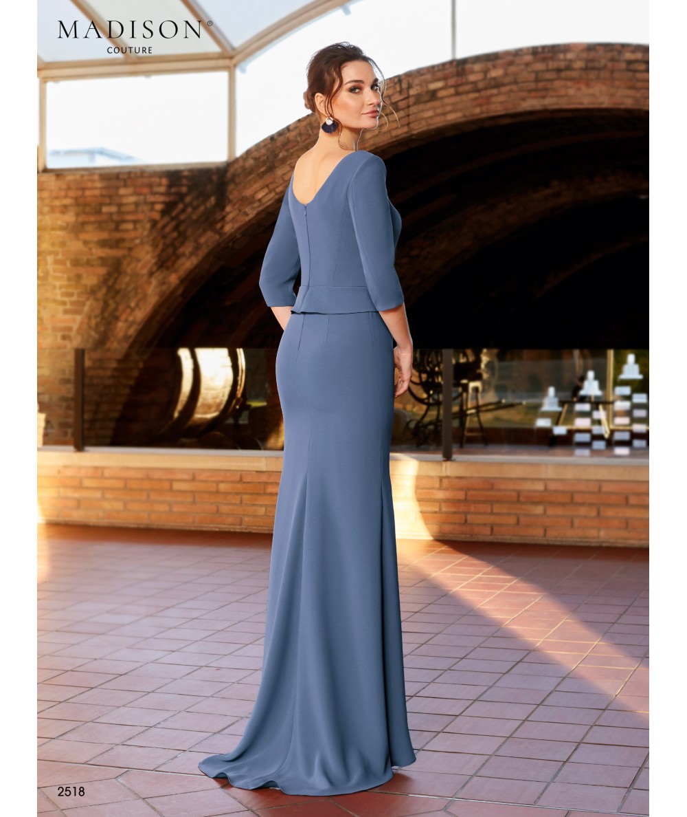 Vestido de madrina azul acero con con péplum y aplicación cristal