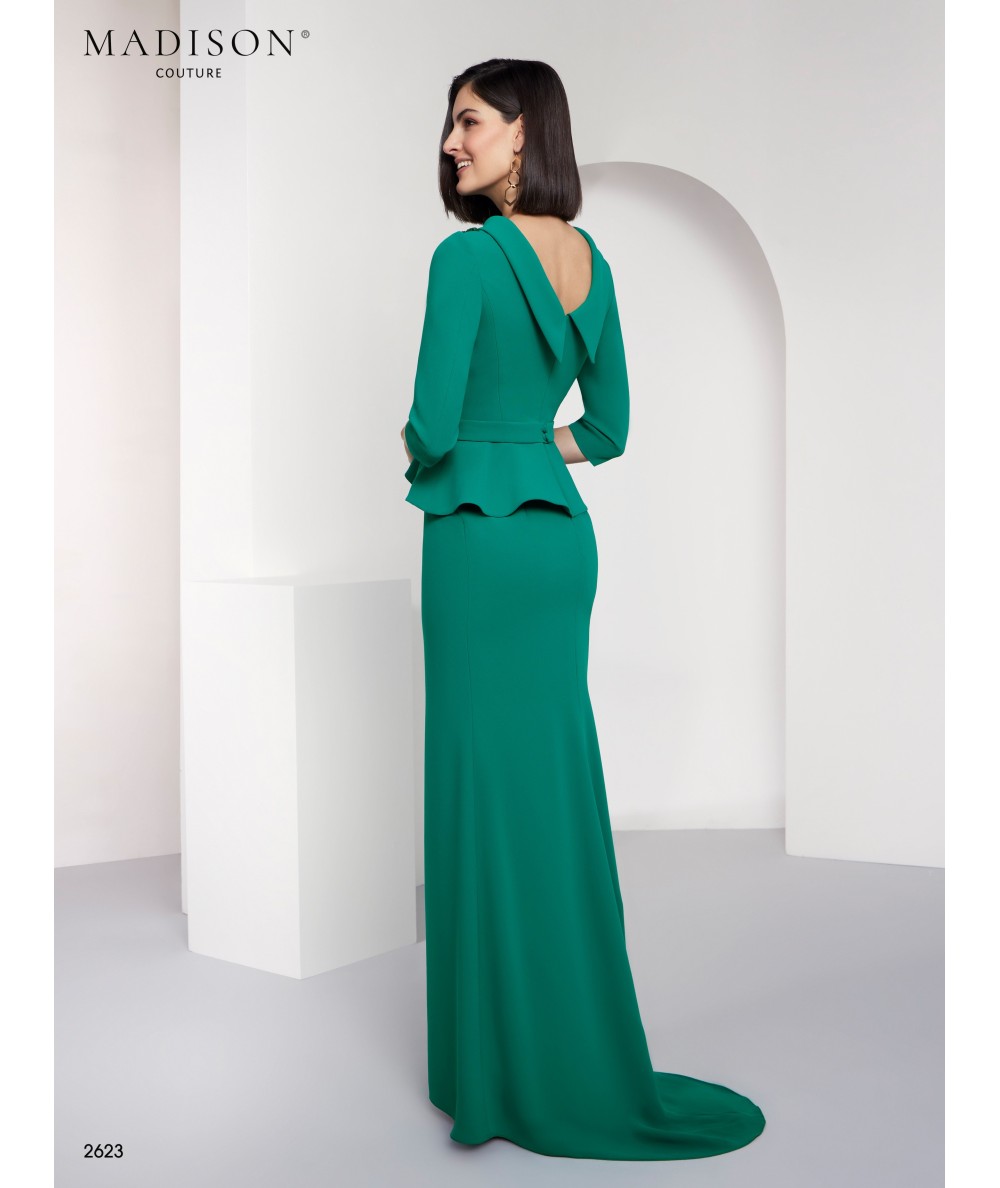 Vestido madrina verde esmeralda con peplum | Modelo 2623