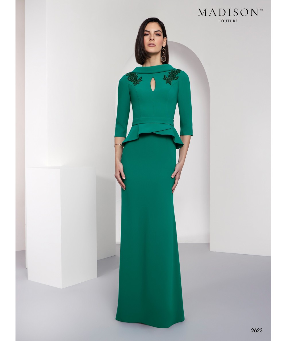 Vestido madrina verde esmeralda con peplum | Modelo 2623