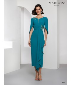 Vestido madrina azul petróleo con bordados y manga capa | Modelo 2631